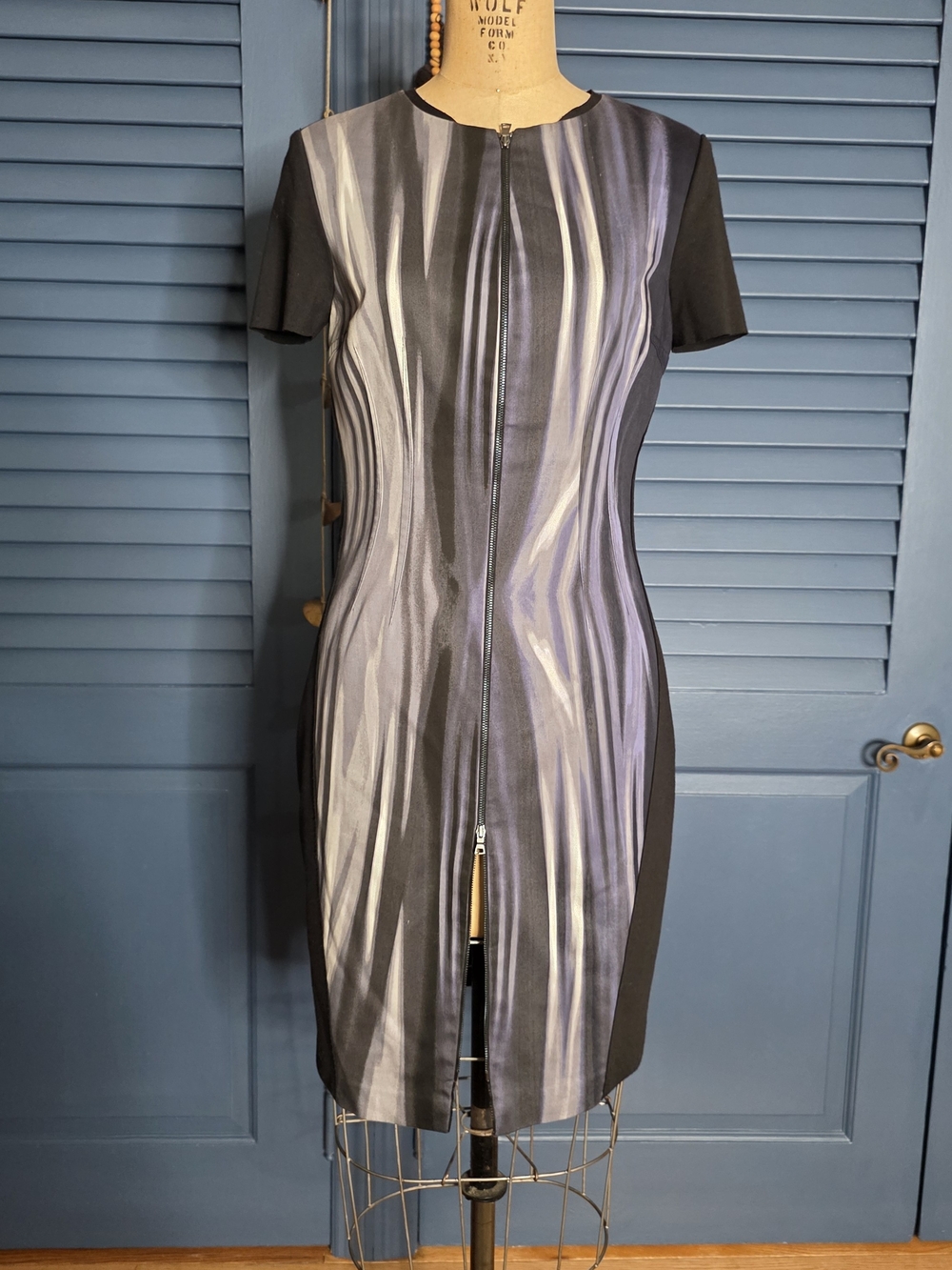 T Tahari Abstract Optical Print Zip-Front Sheath Dress - Size 6